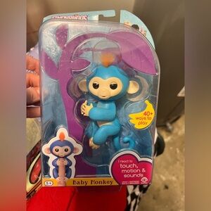 Blue baby monkey Boris‎ Fingerlings new NIP kids toy